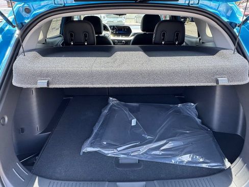 New 2026 Chevrolet Trax LT w/ Midnight Edition FWD image 12