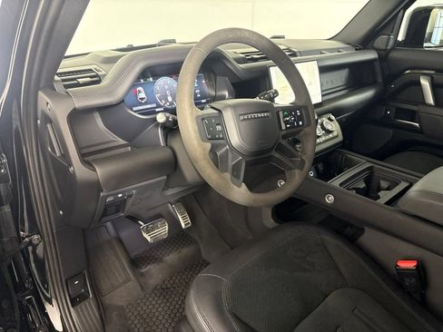 Used 2023 Land Rover Defender 110 V8 AWD/4WD image 21