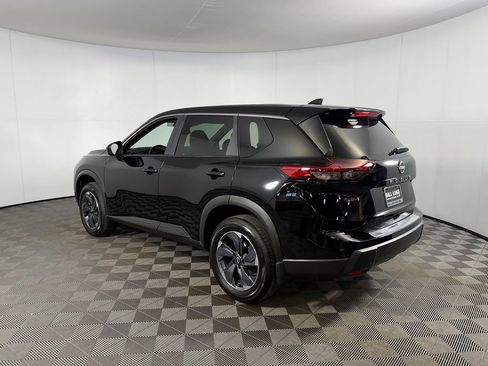 Used 2026 Nissan Rogue SV FWD image 8