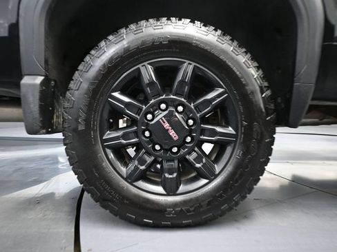 Used 2024 GMC Sierra 2500 AT4 w/ AT4 Preferred Package AWD/4WD image 17