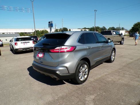 Used 2024 Ford Edge Titanium image 6