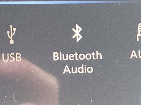 Used 2021 Nissan Versa SV image 5