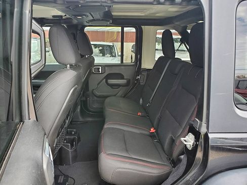 Used 2018 Jeep Wrangler Unlimited Rubicon AWD/4WD image 6