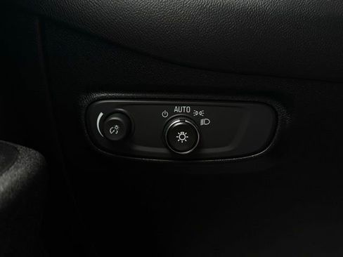 Used 2019 Chevrolet Equinox LT image 29