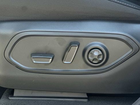 Used 2025 Jeep Grand Cherokee L Laredo w/ Luxury Tech Group I image 14