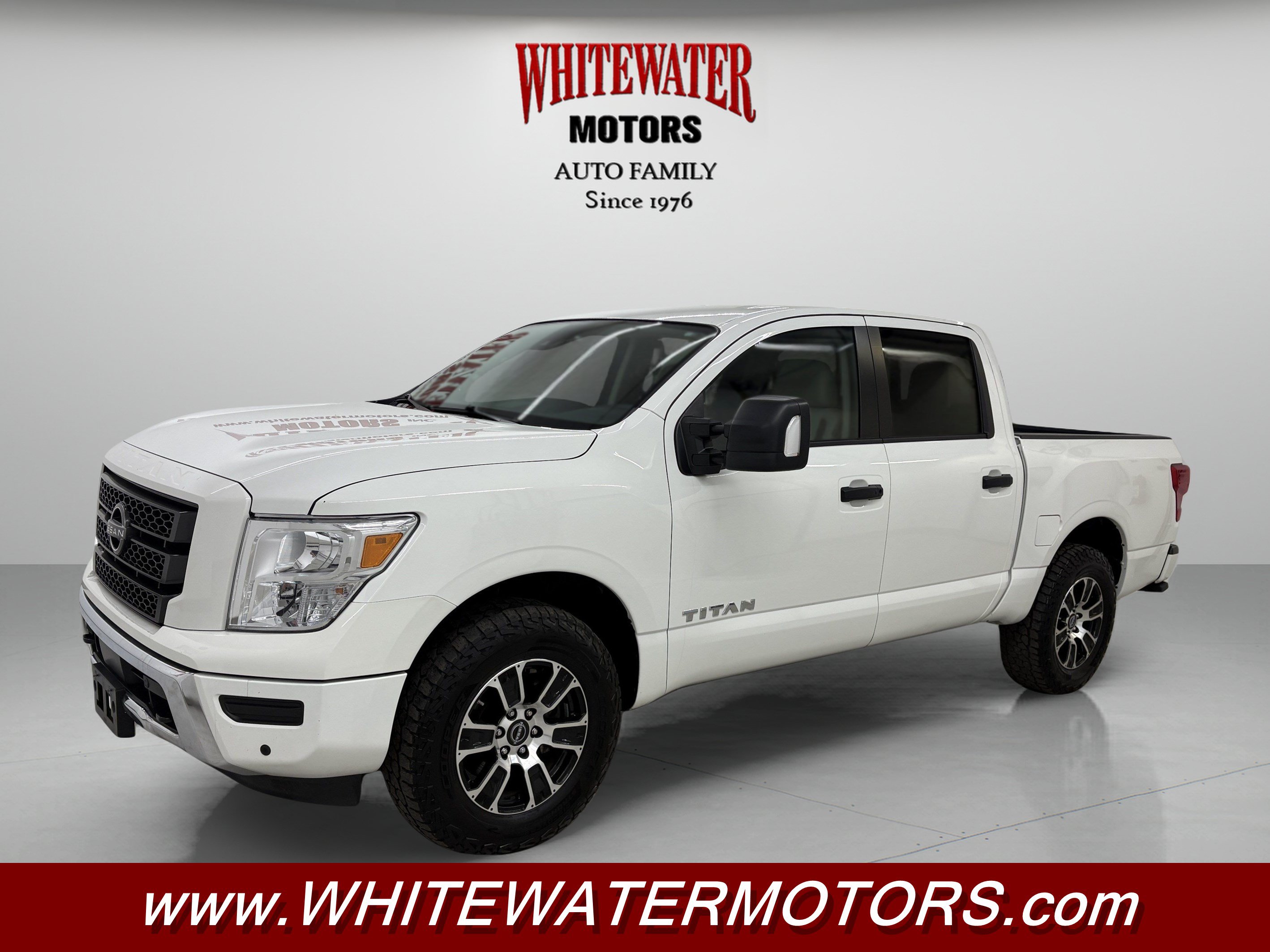 Used 2024 Nissan Titan SV w/ SV Convenience Package AWD/4WD image 1