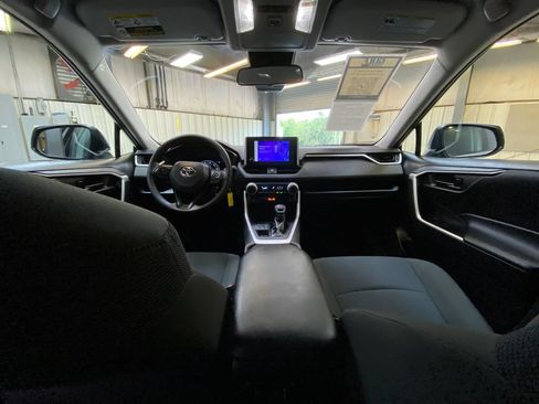 Used 2025 Toyota RAV4 LE AWD/4WD image 18
