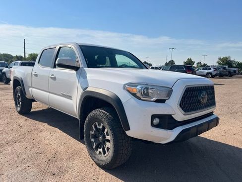 Used 2019 Toyota Tacoma TRD Off-Road AWD/4WD image 7