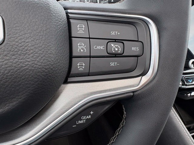 Used 2024 Jeep Wagoneer Series II AWD/4WD image 27