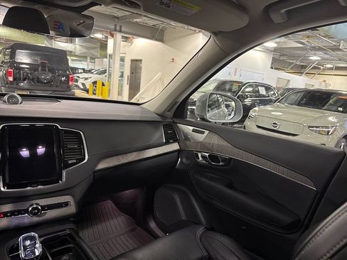 Certified 2025 Volvo XC90 T8 Ultra w/ Protection Package Premier AWD/4WD image 24