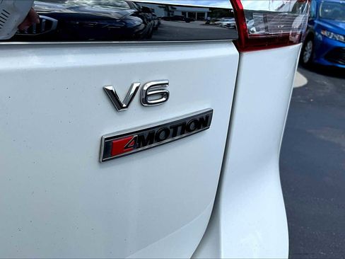 Used 2019 Volkswagen Atlas SEL Premium image 9