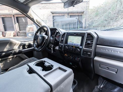 Used 2018 Ford F250 XLT w/ XLT Value Package image 32