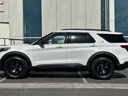 Certified 2022 Ford Explorer Timberline image 6