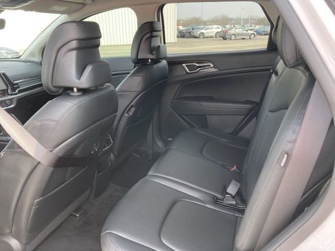 Used 2025 Kia Sportage EX image 26