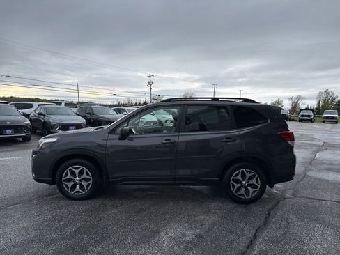 Used 2021 Subaru Forester Premium AWD/4WD image 4
