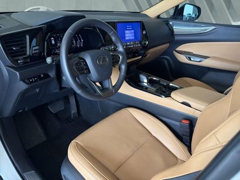 Certified 2025 Lexus NX 250 FWD w/ Towing Package (2000 Lbs) image 10