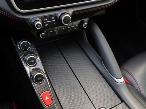 Used 2018 Ferrari GTC4Lusso T image 26