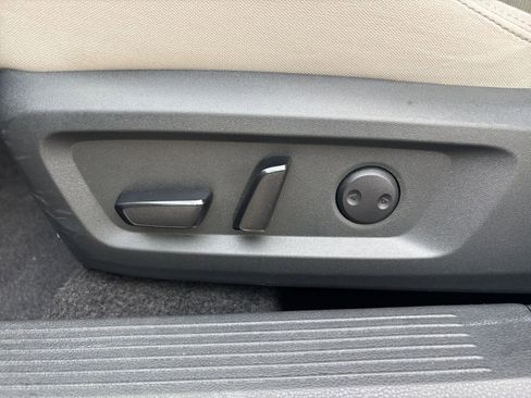 Used 2025 Nissan Rogue SV image 22