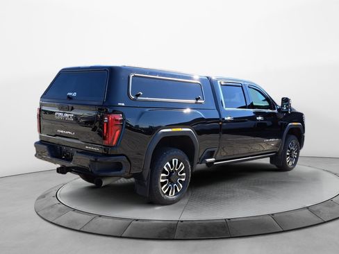 Used 2024 GMC Sierra 2500 Denali Ultimate AWD/4WD image 6