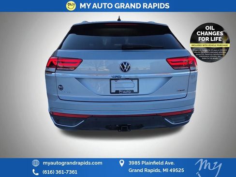 Used 2022 Volkswagen Atlas Cross Sport SE image 6
