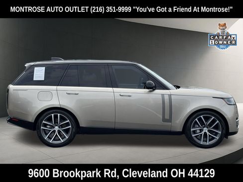Used 2025 Land Rover Range Rover SE image 3