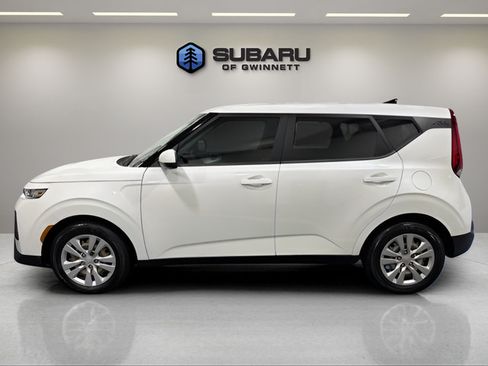 Used 2022 Kia Soul LX FWD image 2