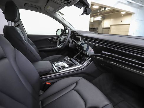 Used 2023 Audi Q7 3.0T Prestige w/ Prestige Package AWD/4WD image 32