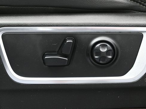 Used 2019 RAM 1500 Laramie w/ Sport Appearance Package image 10