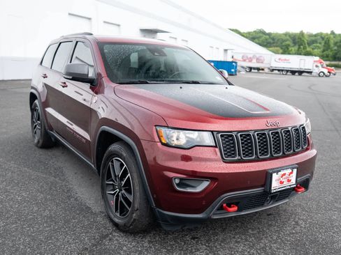 Used 2019 Jeep Grand Cherokee Trailhawk AWD/4WD image 8