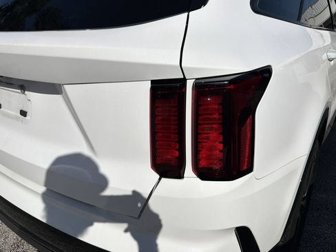 Used 2023 Kia Sorento S w/ Panoramic Sunroof Package FWD image 10