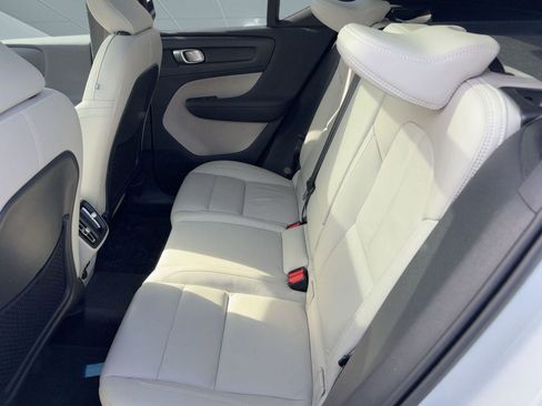 Certified 2023 Volvo XC40 B5 Plus w/ Driver Assist Package image 14