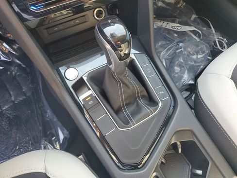 New 2026 Volkswagen Taos SE FWD image 27