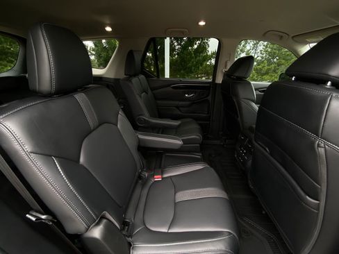Used 2024 Honda Pilot EX-L image 25