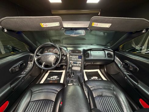 Used 2004 Chevrolet Corvette Convertible w/ Preferred Equipment Group image 17