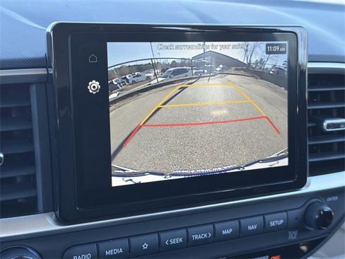 Certified 2025 Hyundai Venue Limited image 30