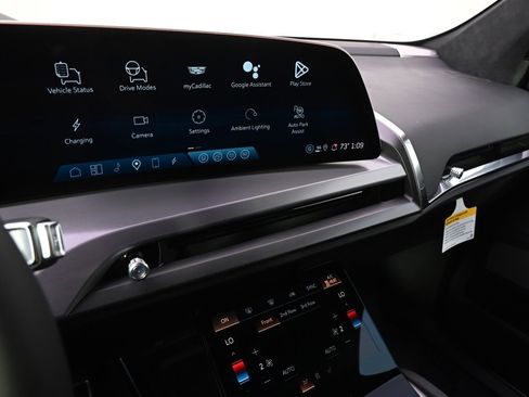 New 2026 Cadillac Vistiq Platinum image 26