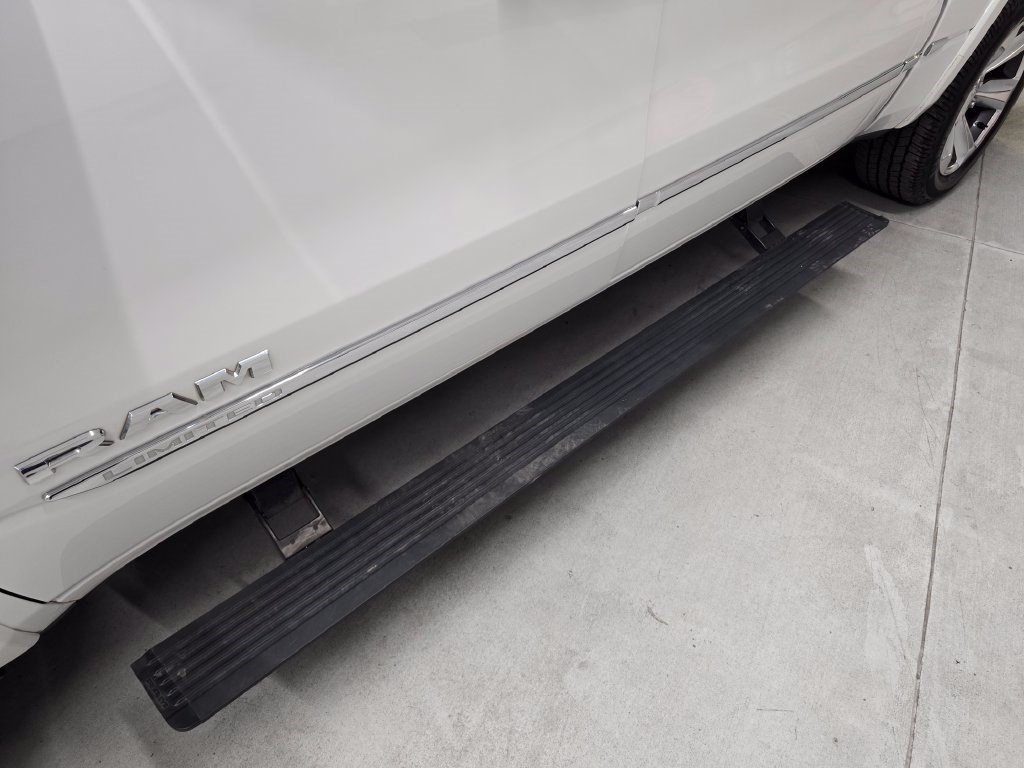 Used 2022 RAM 1500 Limited w/ Body Color Bumper Group AWD/4WD image 13