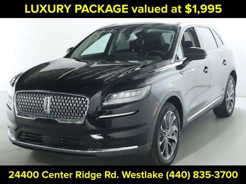 Used 2023 Lincoln Nautilus Reserve w/ Luxury Package image 4
