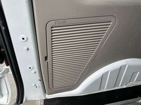 Used 2022 Ford Transit Connect XLT FWD image 8