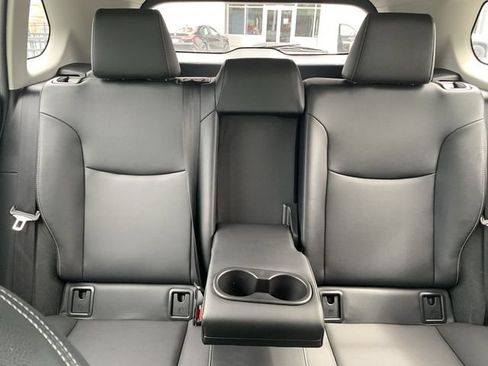 Certified 2022 Toyota Corolla Cross XLE AWD/4WD image 31