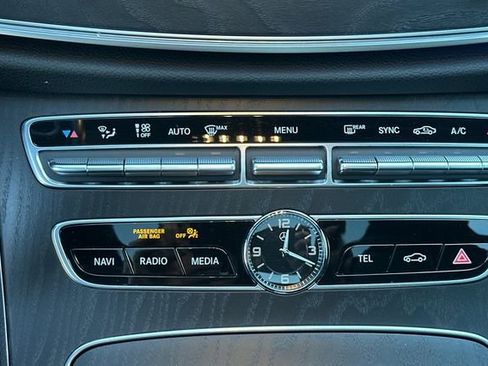 Used 2019 Mercedes-Benz E 300 image 22