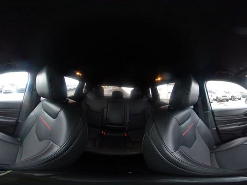 Used 2025 Jeep Compass Trailhawk image 41