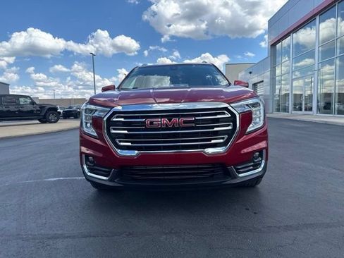 Used 2023 GMC Terrain SLT FWD image 2