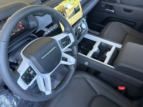 New 2026 Land Rover Defender 110 S AWD/4WD image 4