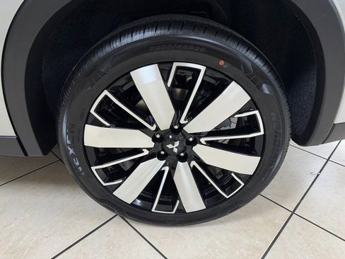 New 2025 Mitsubishi Outlander SE image 26