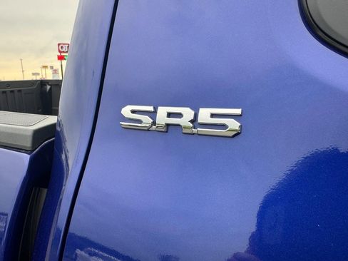 Certified 2025 Toyota Tacoma SR5 AWD/4WD image 10