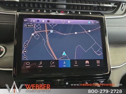 Used 2023 Jeep Grand Cherokee L Limited w/ Black Appearance Package AWD/4WD image 31
