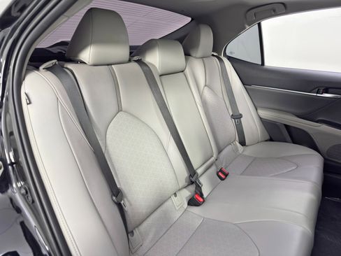 Used 2019 Toyota Camry XSE w/ Navigation Package image 38