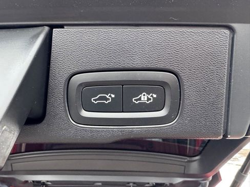 Used 2019 Volvo XC60 T5 Momentum w/ Protection Package Premier AWD/4WD image 32