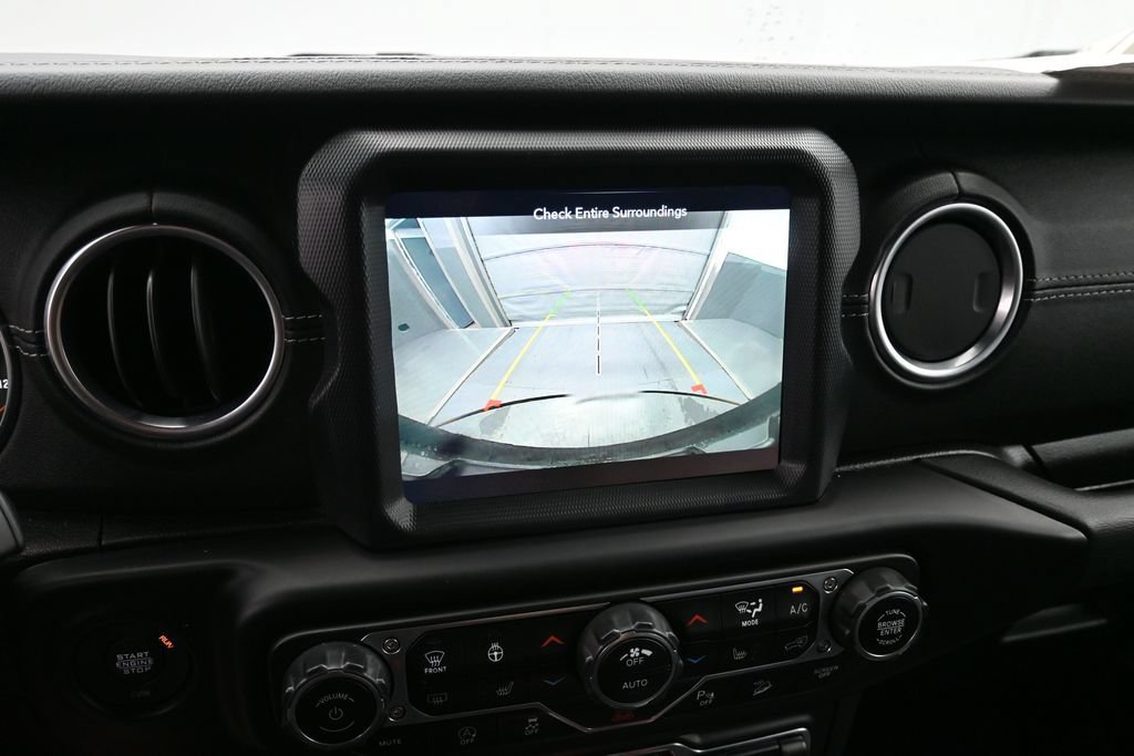 Used 2020 Jeep Wrangler Unlimited Sahara AWD/4WD image 14